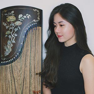 Guzheng Teacher - Kira Zhou